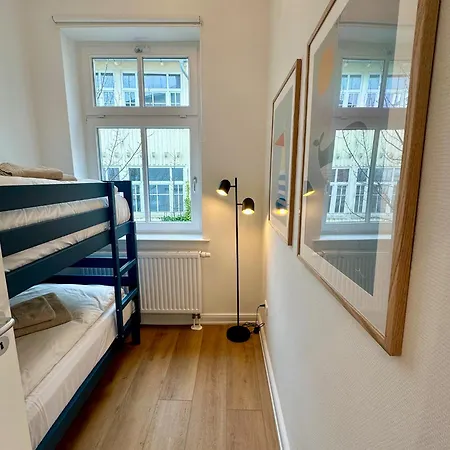 Duenenhaus *